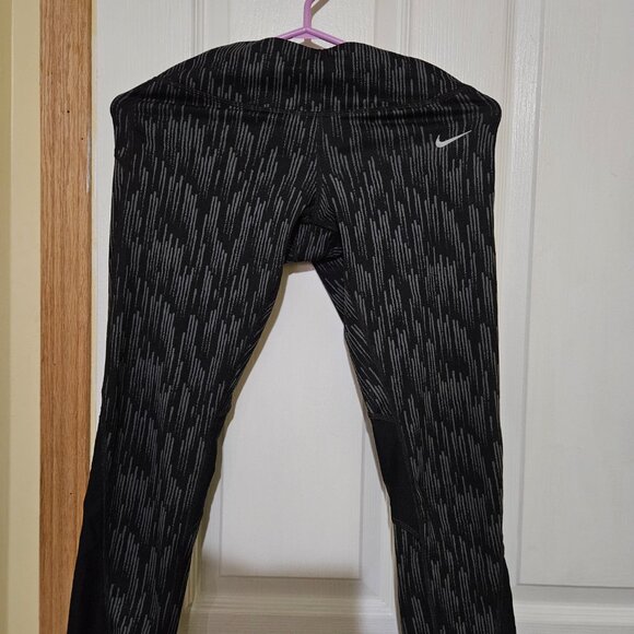 Nike leggings - Picture 2 of 3